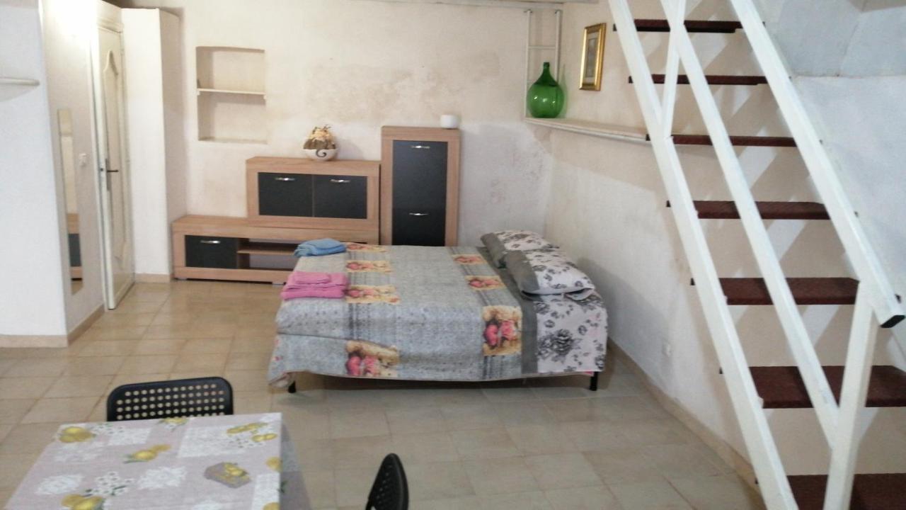 Casa Vacanze Battista 46 Grottaglie Bagian luar foto